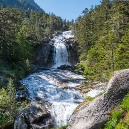 Eden Des Pyrenees Villa *